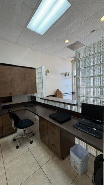 Dental Office — medical space — thumbnail 4