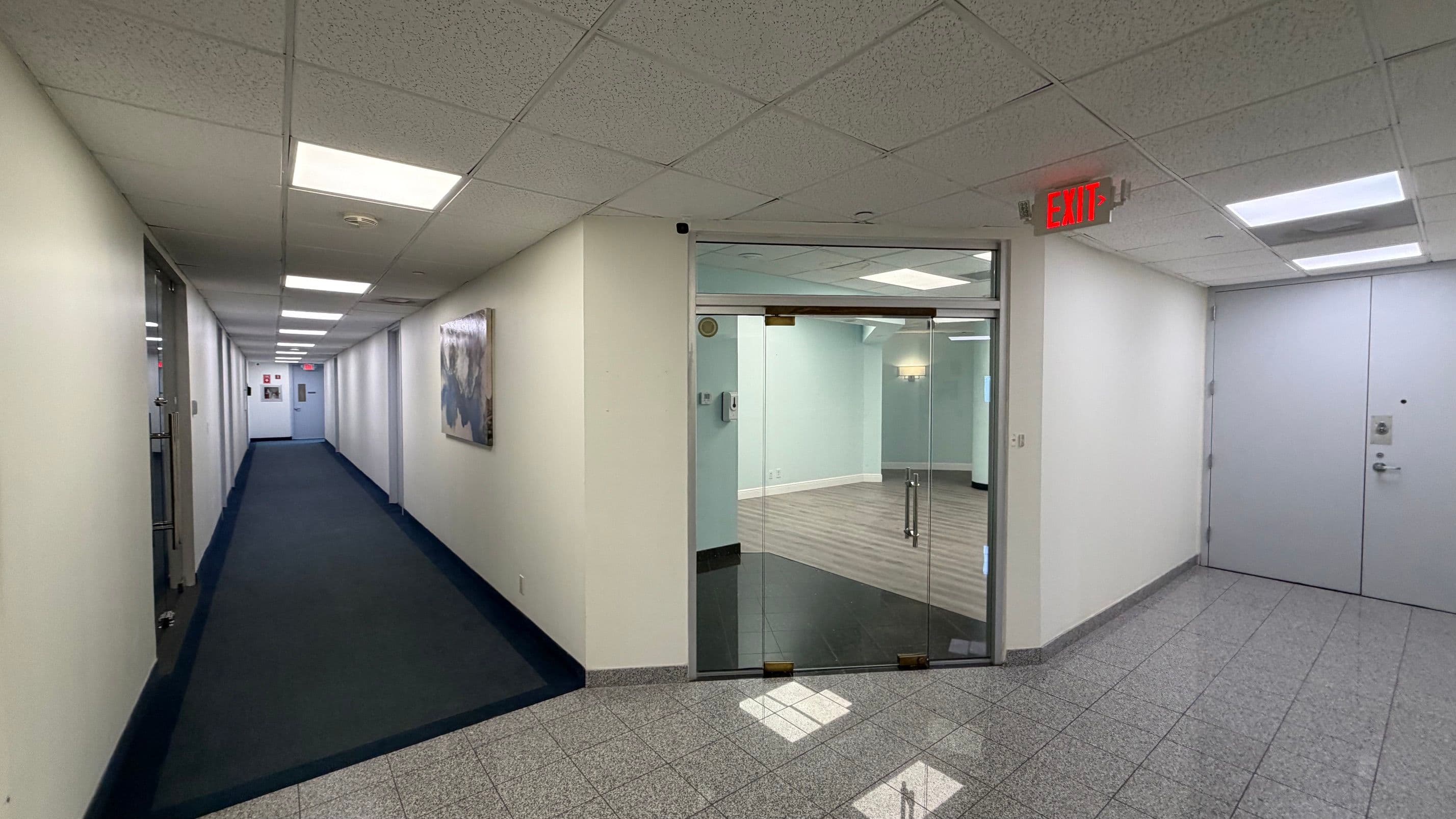 Unit 200, medical space, photo 1