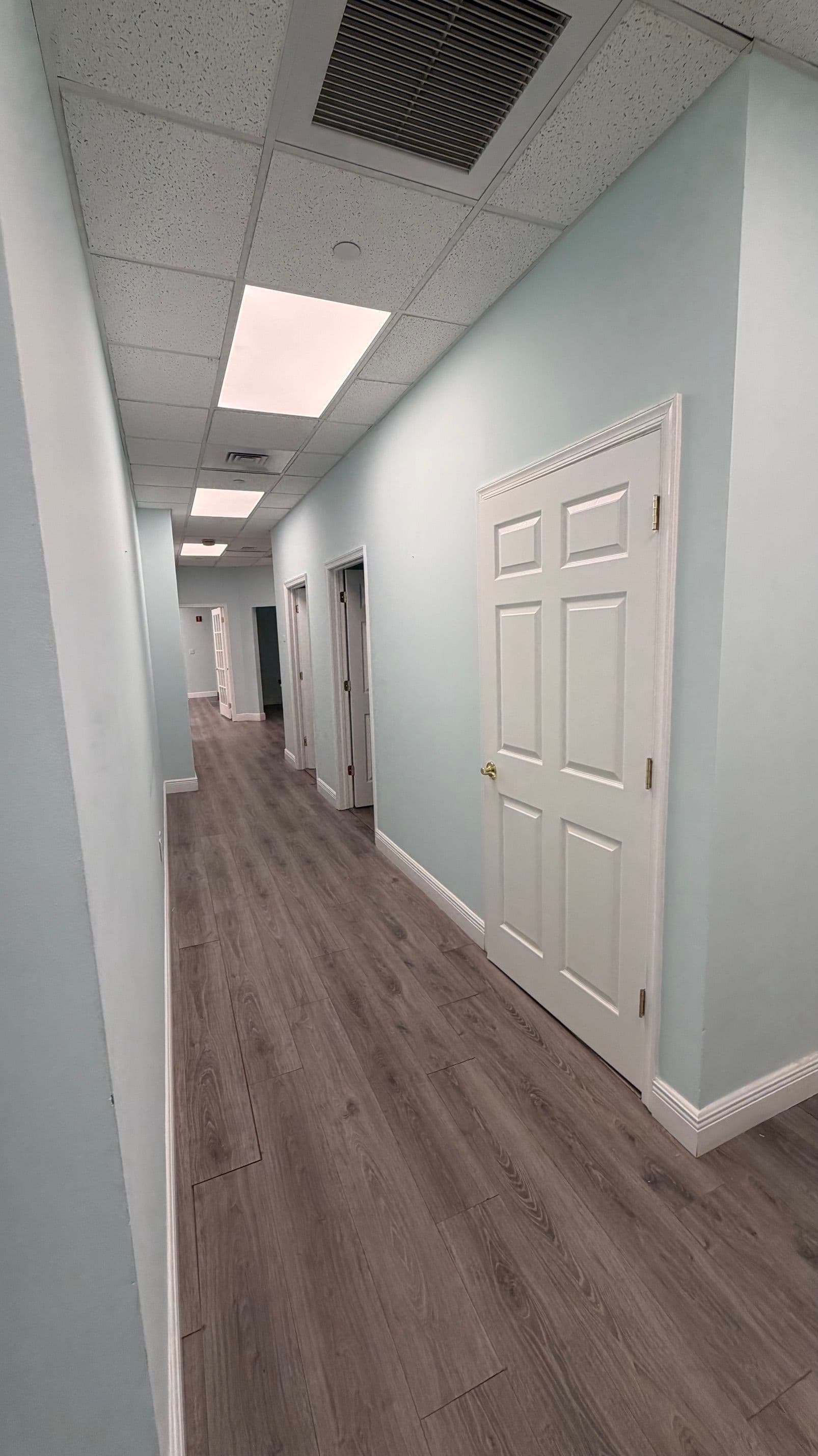 Unit 200 — medical space — thumbnail 3