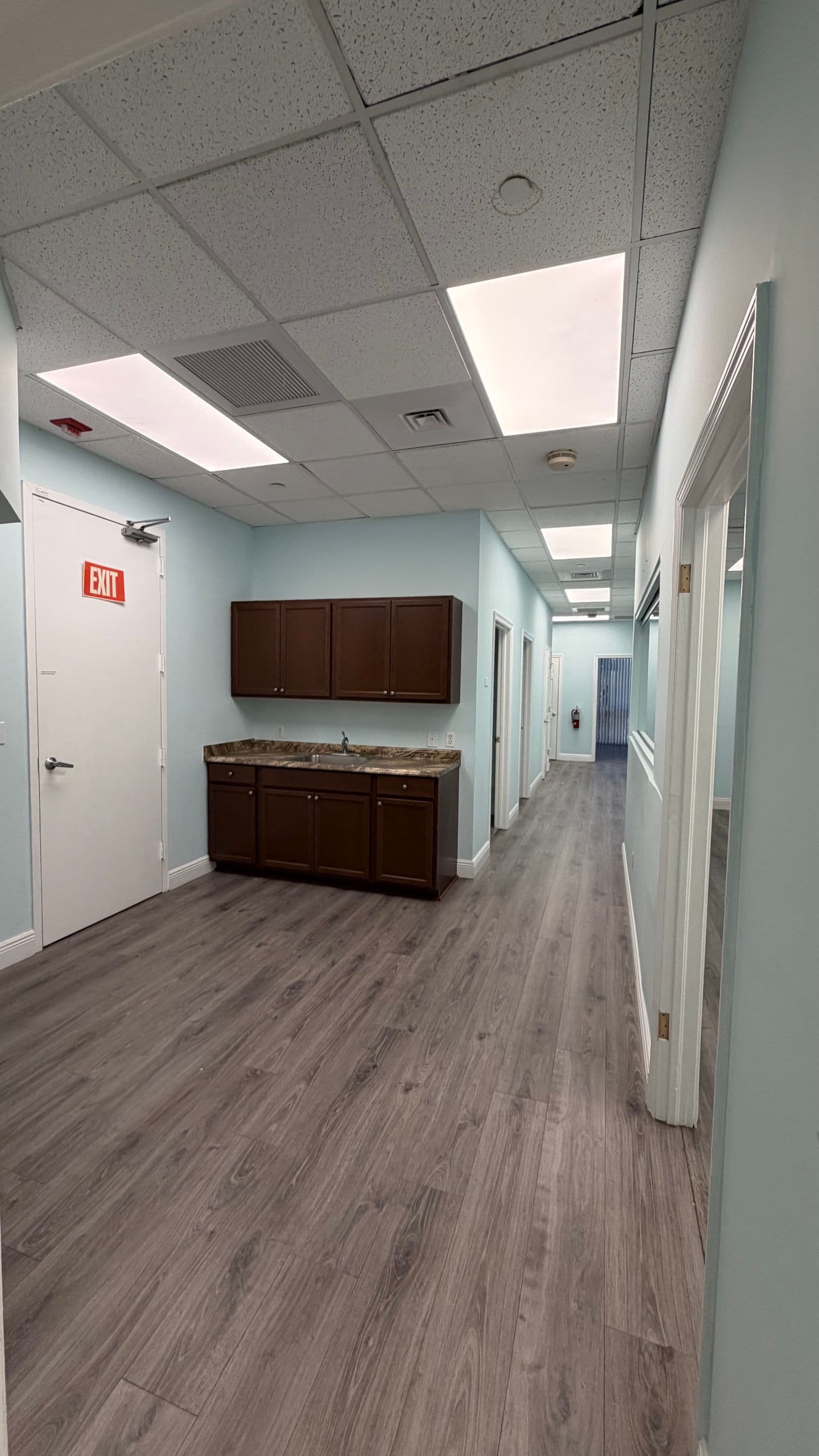 Unit 200 — medical space — thumbnail 4