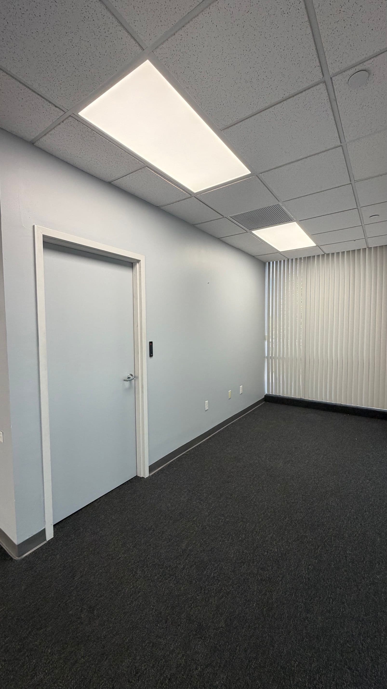 Unit 203 — medical space — thumbnail 3