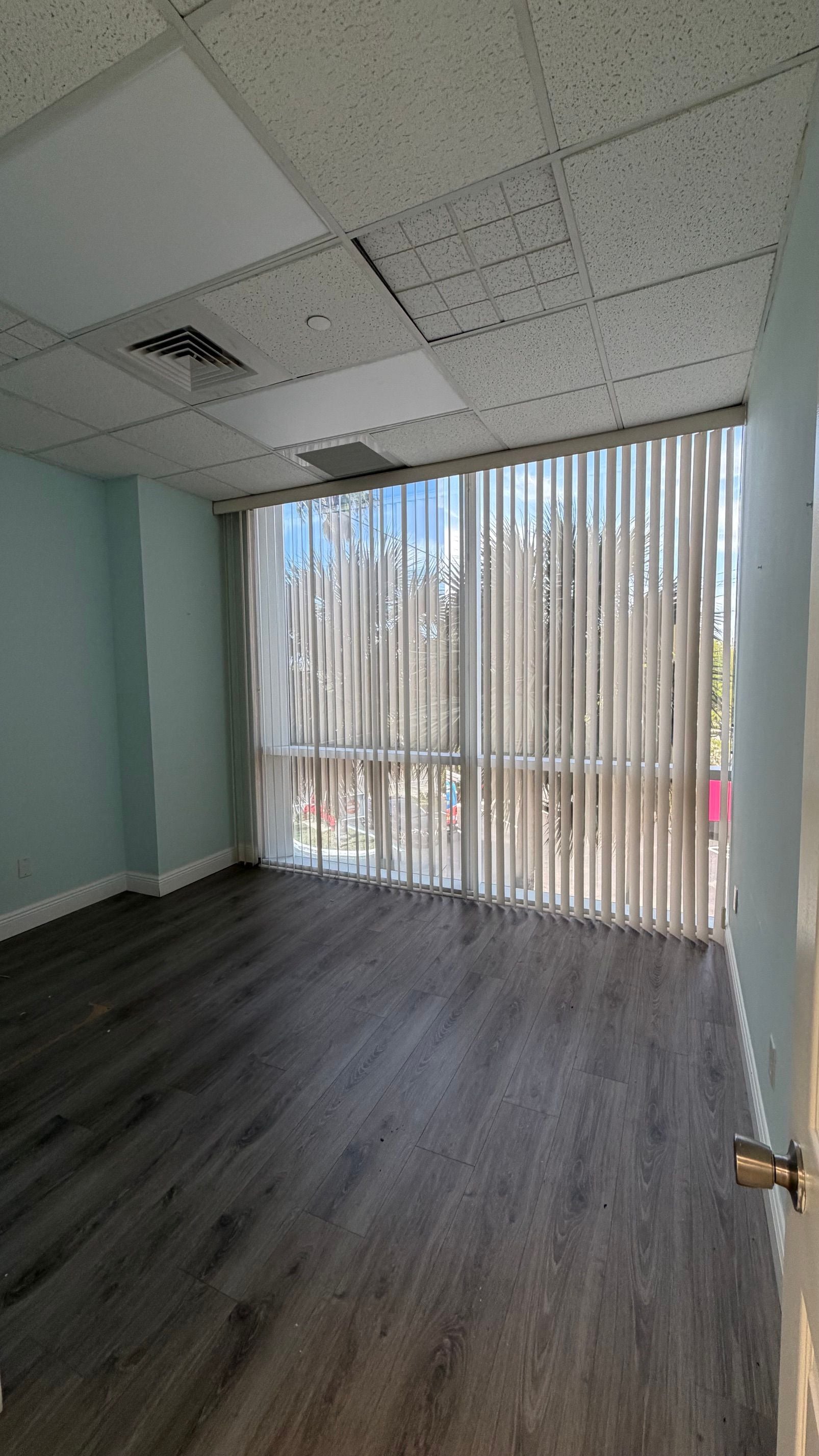 Unit 200, office space, photo 9