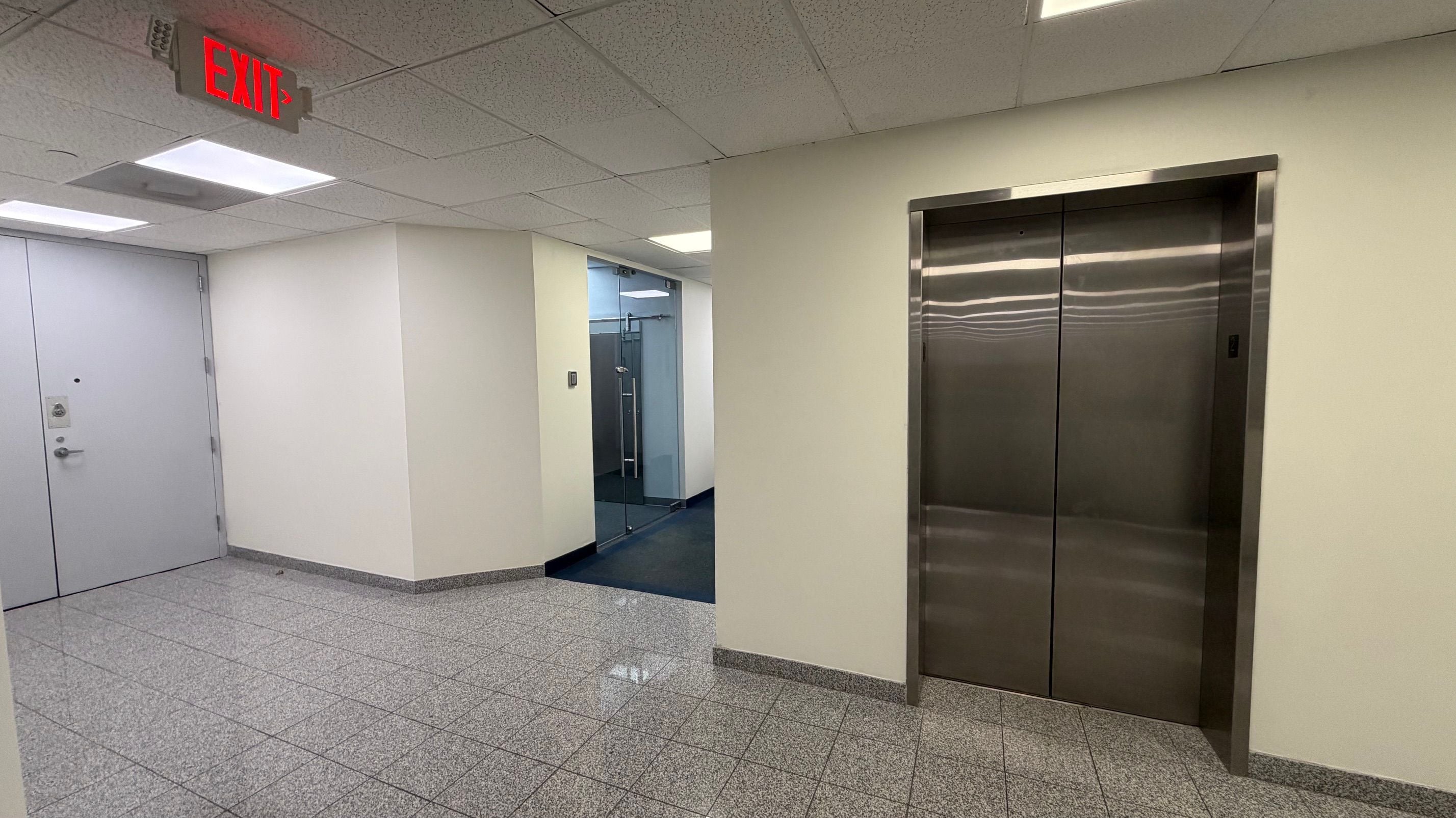 Unit 203, office space, photo 8